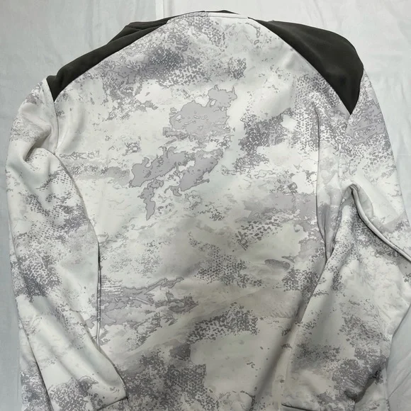 Cabela’s Hoodie - Picture 5 of 5